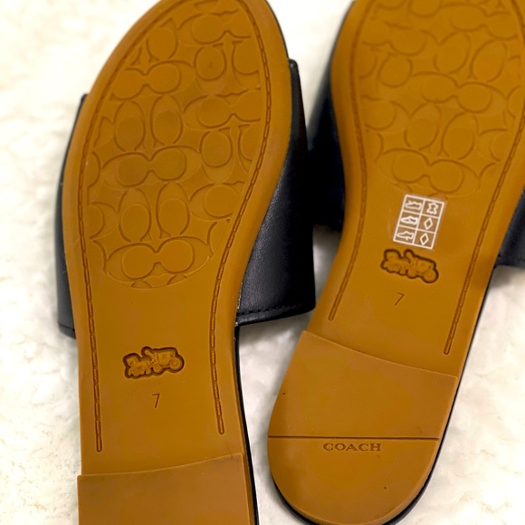 can be worn as inside slippers or for strolling outside or grocery shopping - Picture 3 of 3